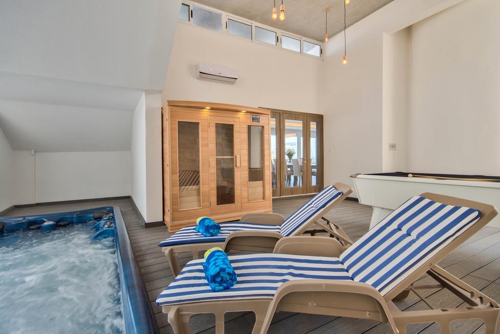 Villa Gaia - Sunset Views, Indoor Heated Pool, Sauna And Games Room Mellieħa Εξωτερικό φωτογραφία
